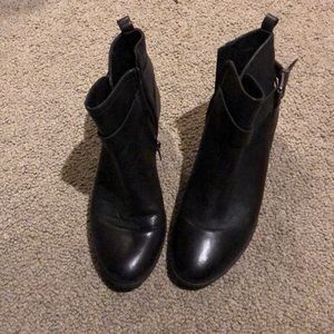 Vince Camuto Boot sz 8 women’s like new